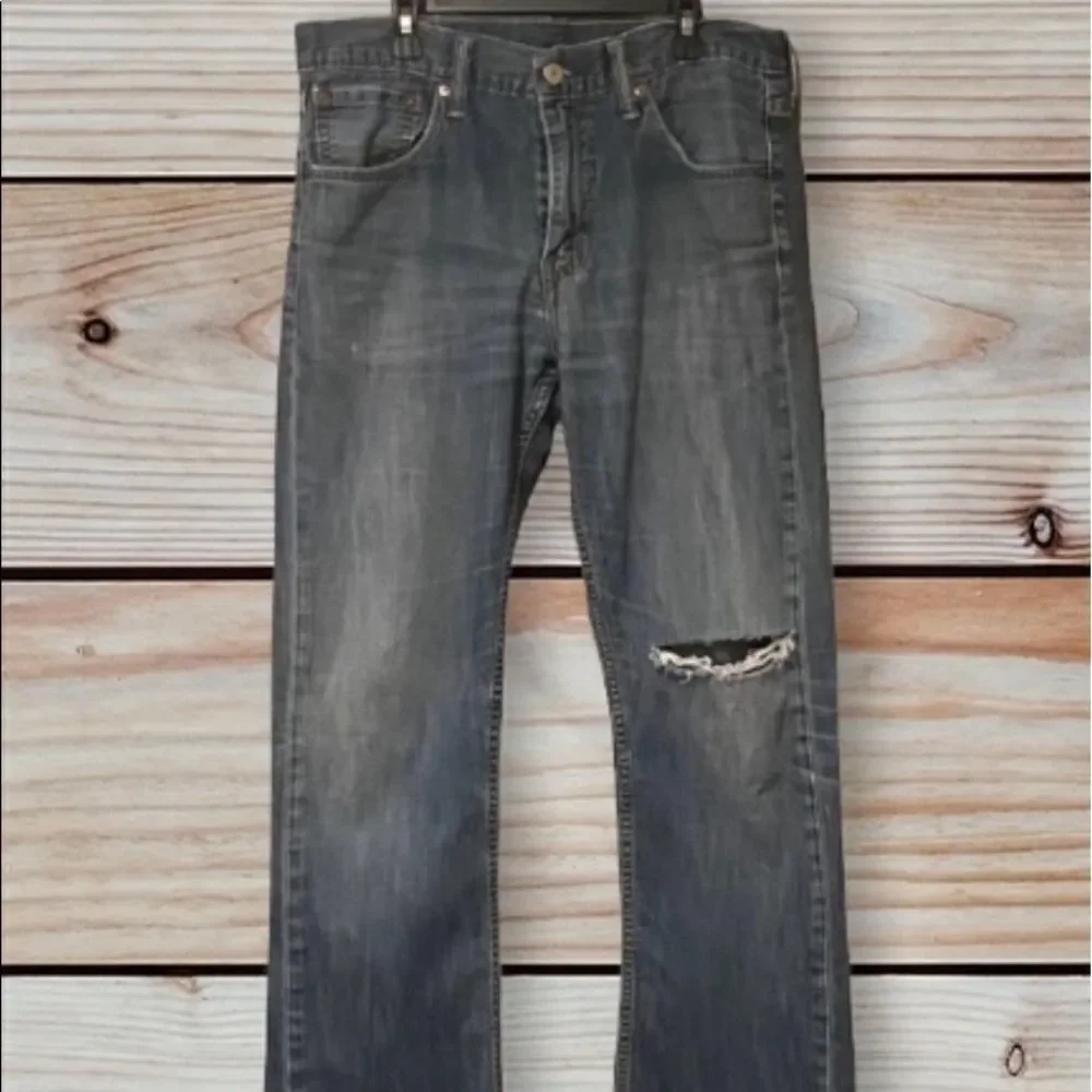 Levi’s Men’s Jeans Sz 32X32 Distressed